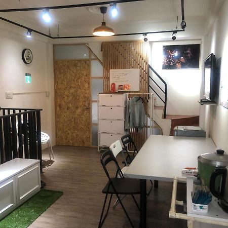 Simple Walk Guest House 小公寓 Tainan Exterior foto