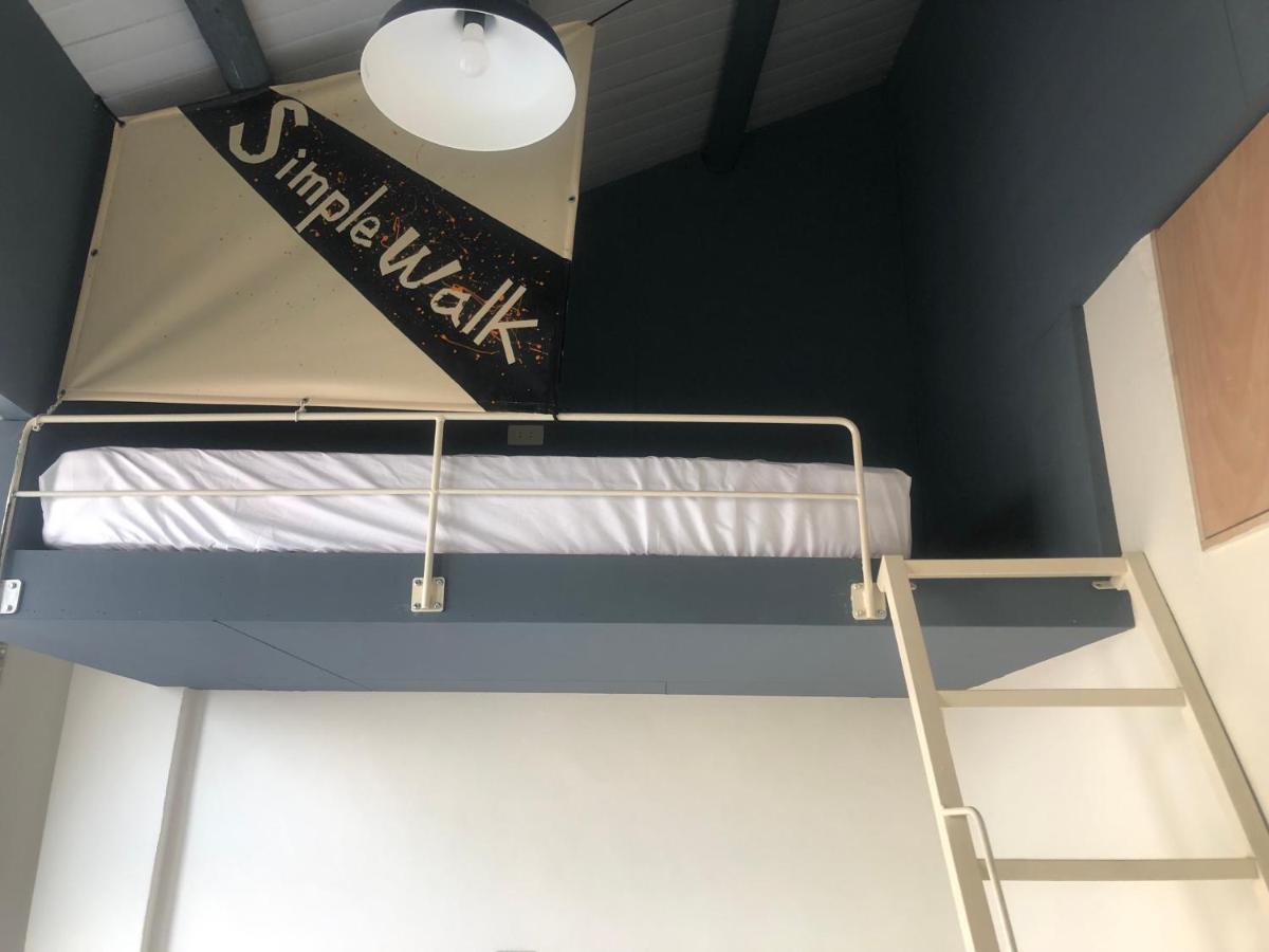 Simple Walk Guest House 小公寓 Tainan Exterior foto